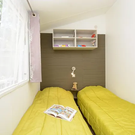 Campsite Mobil-home Pmr Avec Terrasse A - Api-1-52-1030