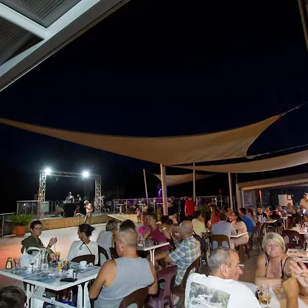 Mobil-home Pmr Avec Terrasse A - Api-1-52-1030 * Hyères