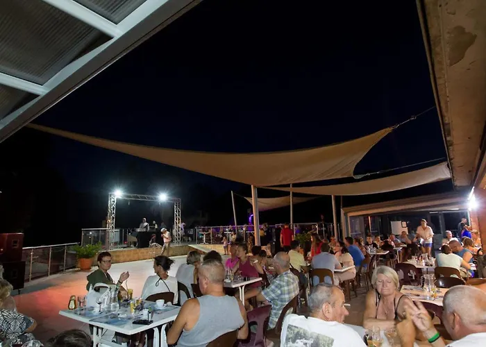 Mobil-home Pmr Avec Terrasse A - Api-1-52-1030 * Hyères