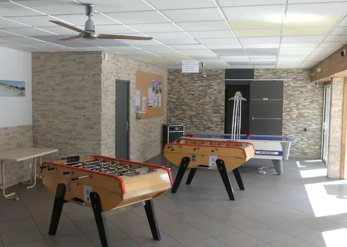 Campingplatz Mobil-home Pmr Avec Terrasse A - Api-1-52-1030 Hyères